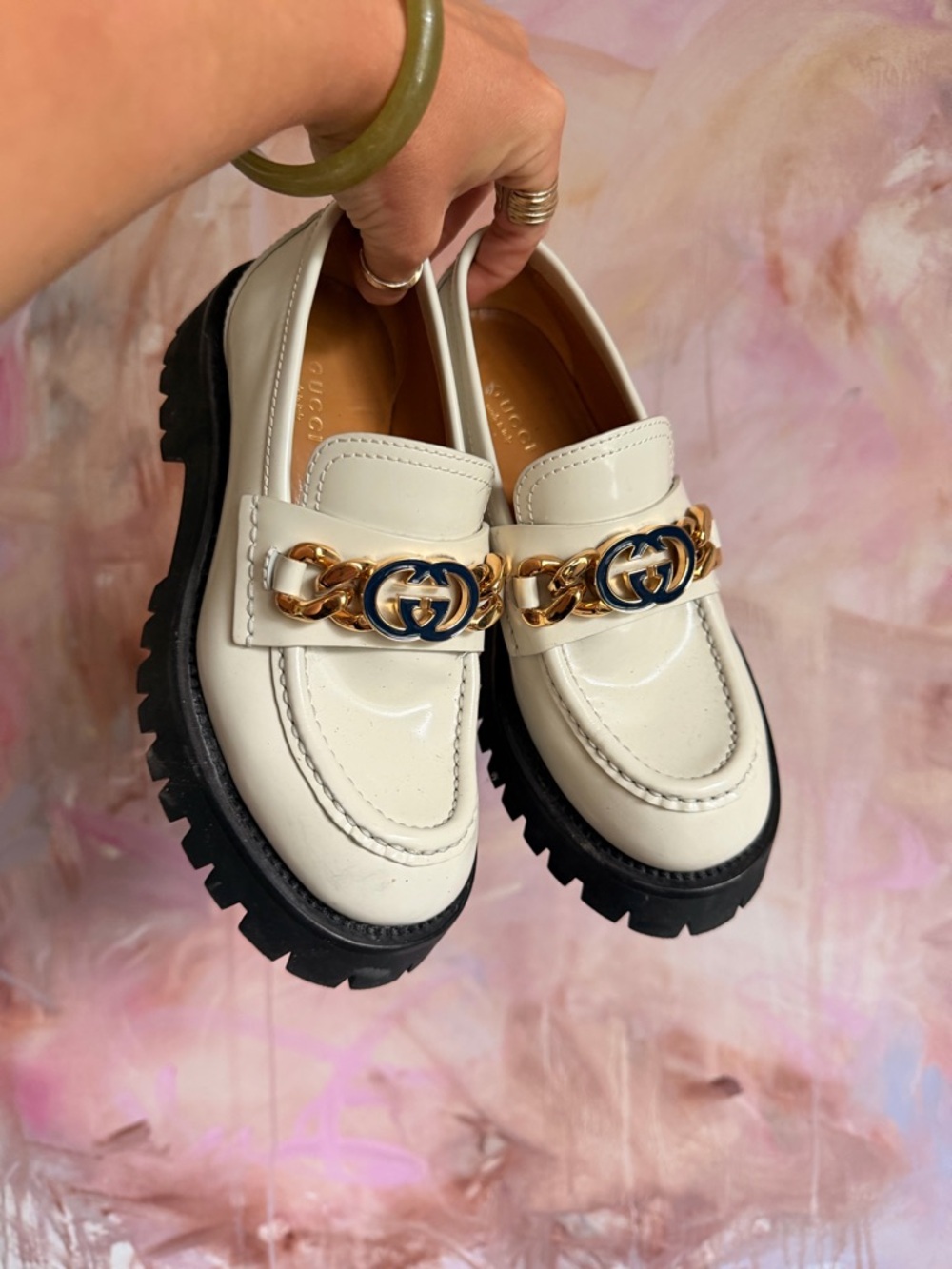 Gucci Cream Leather Loafers with Gold Chain and Navy Double-G